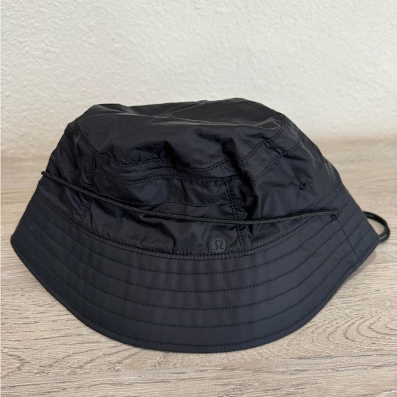 Lululemon Ultra Light Bucket Hat - Black NWOT
